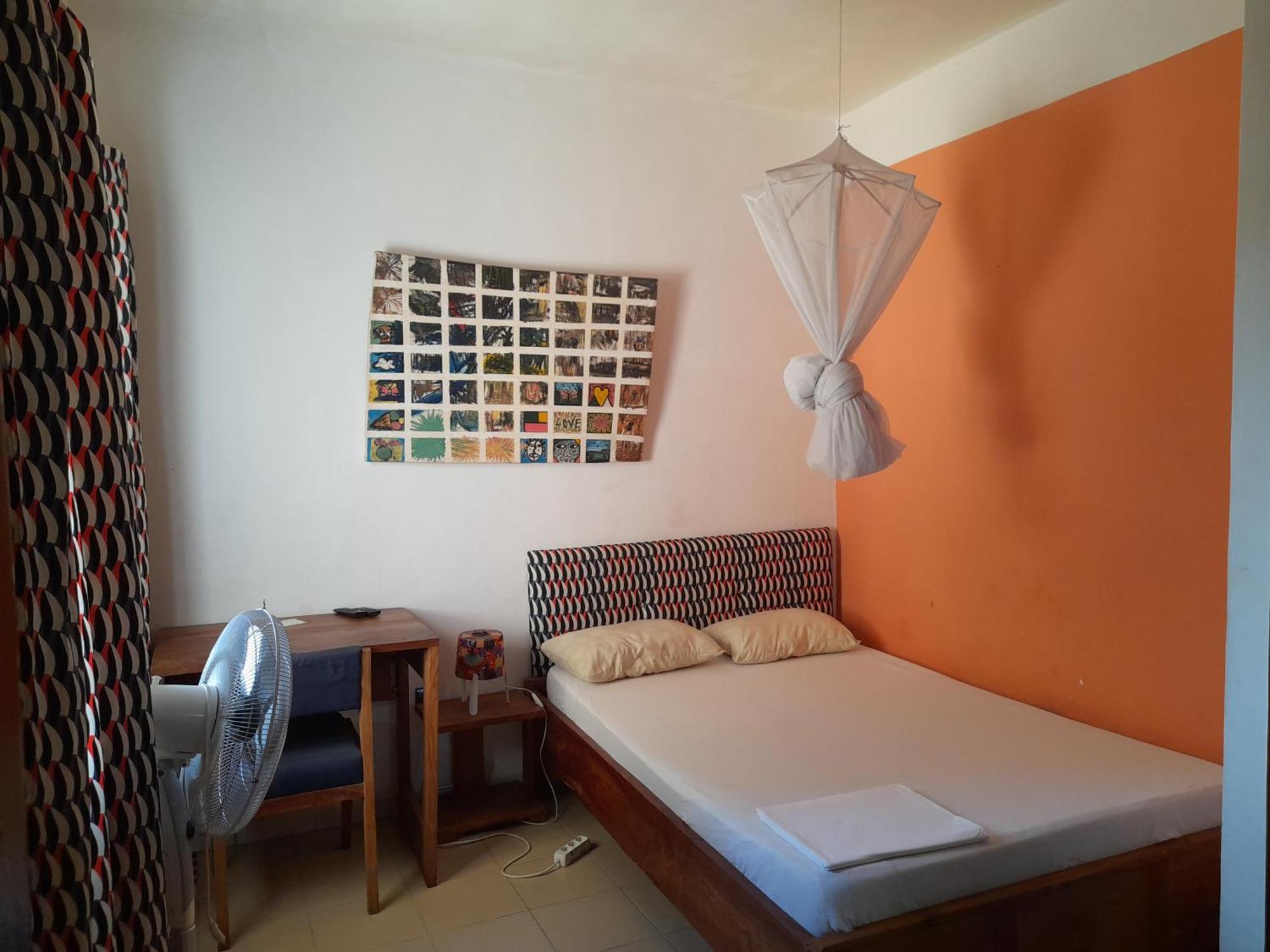 Karls Guesthouse Κοτονού Δωμάτιο φωτογραφία