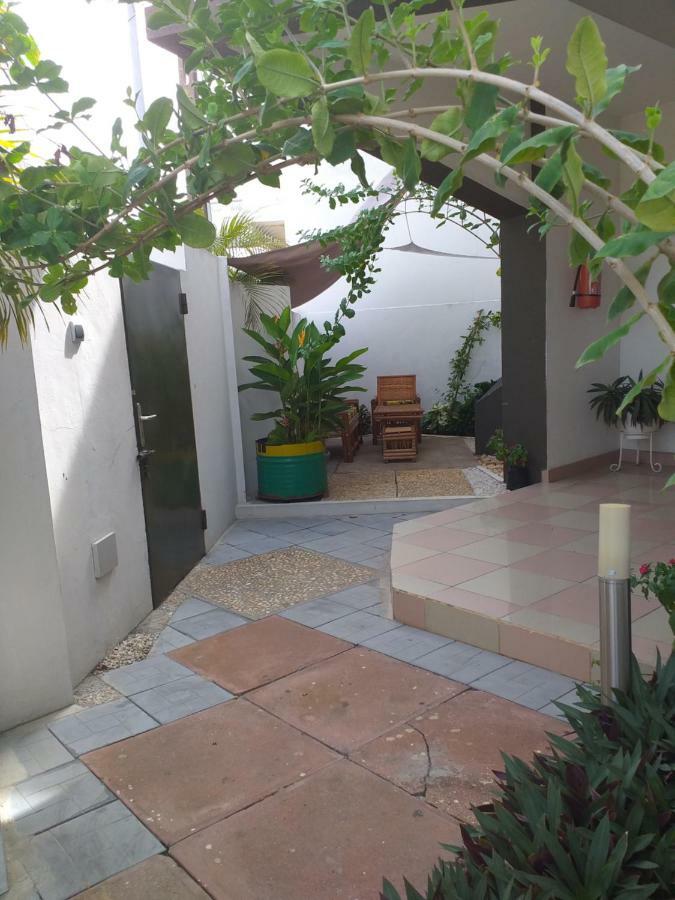 Karls Guesthouse Κοτονού Εξωτερικό φωτογραφία